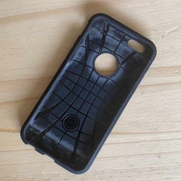 iPhone 6 Spigen cases - Picture 4 of 4